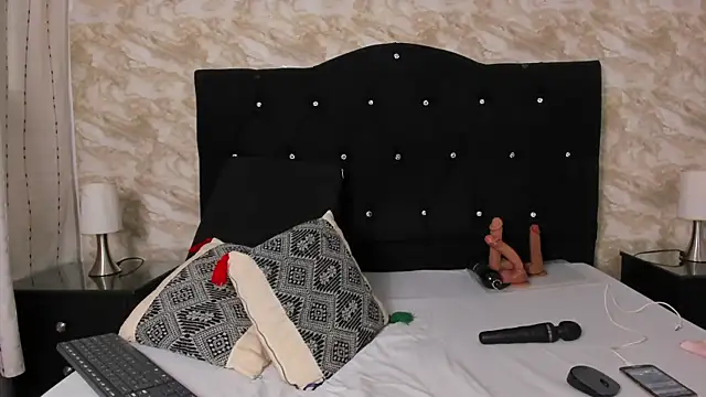 Keira Lennox online show from 10, 10, 2025