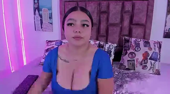 NaughtyAnaa online show from 4, 1, 2025