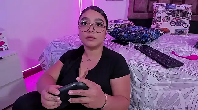 NaughtyAnaa online show from 11, 1, 2025