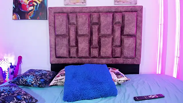 NaughtyAnaa online show from 24, 10, 2025