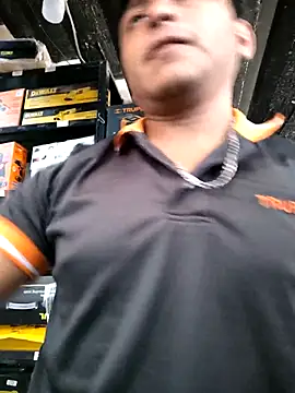 Snapshot of 000002m chatting on 3, 11, 2025 000002m online show from 3, 11, 2025