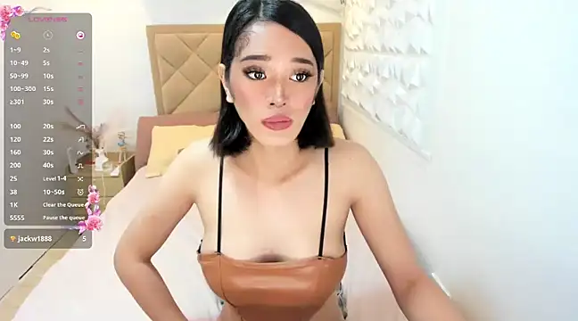 TsHeartXxx online show from 12, 1, 2025