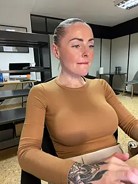 EmaSalis online show from 1, 2, 2025