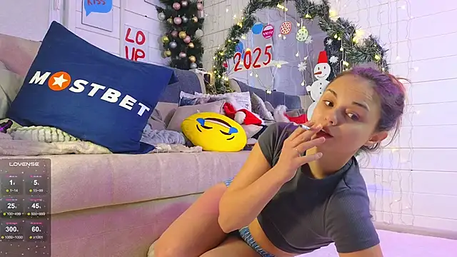 Misss Vikk online show from 28, 12, 2024