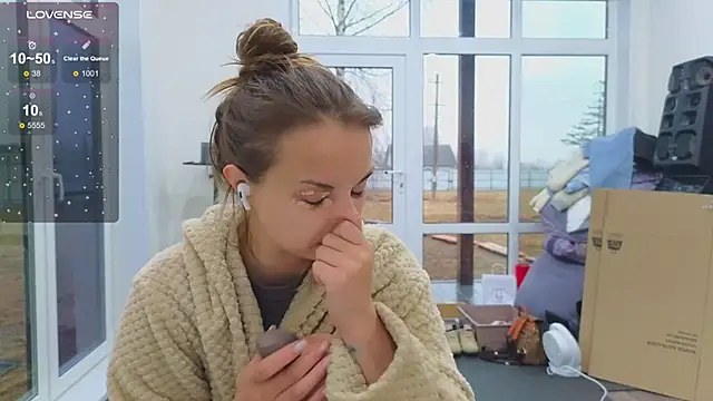 Misss Vikk online show from 8, 4, 2026