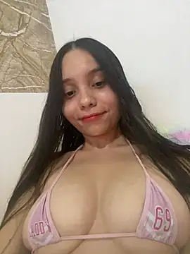 Snapshot of MiaJacksonn chatting on 4, 1, 2025 MiaJacksonn online show from 4, 1, 2025