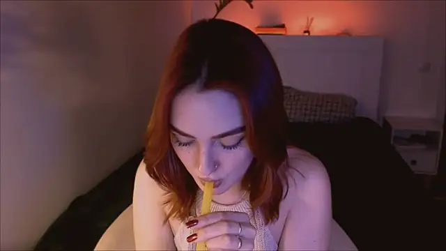 Snapshot of LilyFarey chatting on 2, 12, 2024 LilyFarey online show from 2, 12, 2024