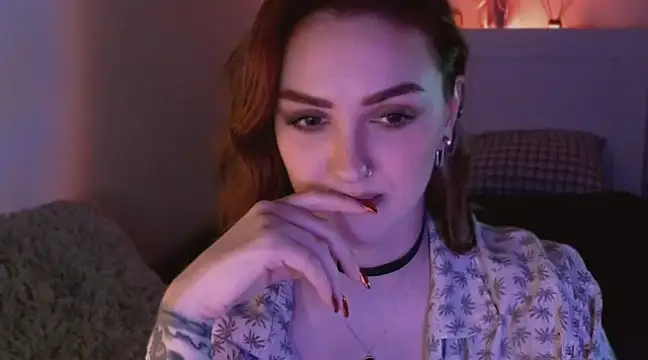 Snapshot of LilyFarey chatting on 19, 12, 2024 LilyFarey online show from 19, 12, 2024