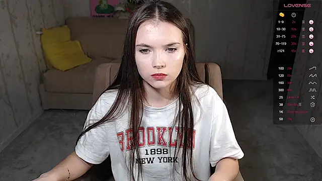 Eva Davie online show from 28, 2, 2025