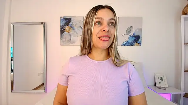 Snapshot of Isabella_Harley chatting on 28, 4, 2026 Isabella Harley online show from 28, 4, 2026