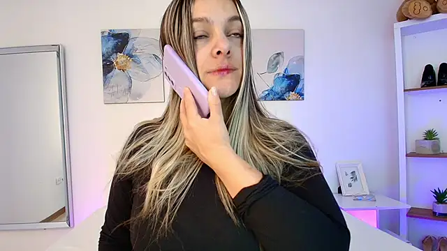 Snapshot of Isabella_Harley chatting on 29, 4, 2026 Isabella Harley online show from 29, 4, 2026