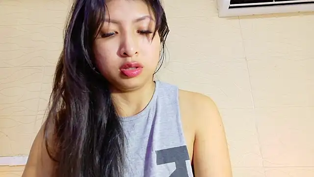 Snapshot of Sweet_baby_hellen chatting on 8, 3, 2025 Sweet baby hellen online show from 8, 3, 2025