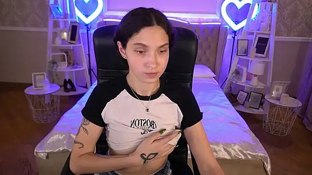 BabyFlowerr online show from 9, 1, 2025