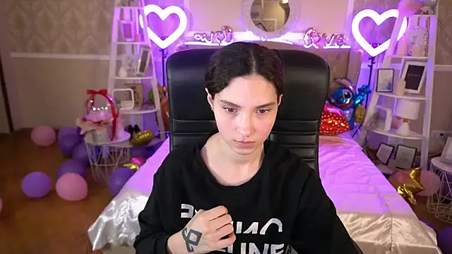 BabyFlowerr online show from 8, 2, 2025