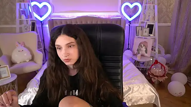 BabyFlowerr online show from 3, 3, 2025