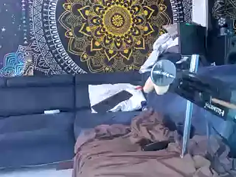 slankecrosdresser online show from 18, 2, 2025