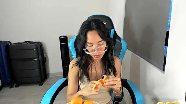 Snapshot of itsyourcassie chatting on 13, 12, 2025 itsyourcassie online show from 13, 12, 2025