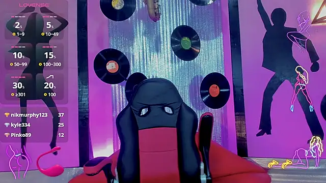 nickyminach  online show from 31, 10, 2025