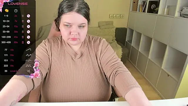 Snapshot of PlumPie chatting on 20, 12, 2025 PlumPie online show from 20, 12, 2025