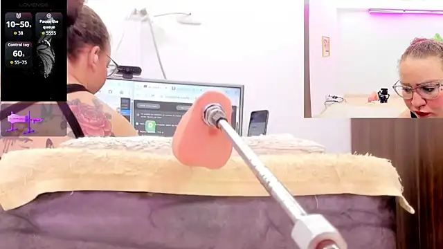 Paulina Davis  online show from 28, 2, 2026