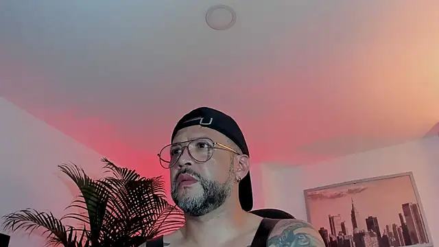 MrFrank tattoo online show from 4, 12, 2024