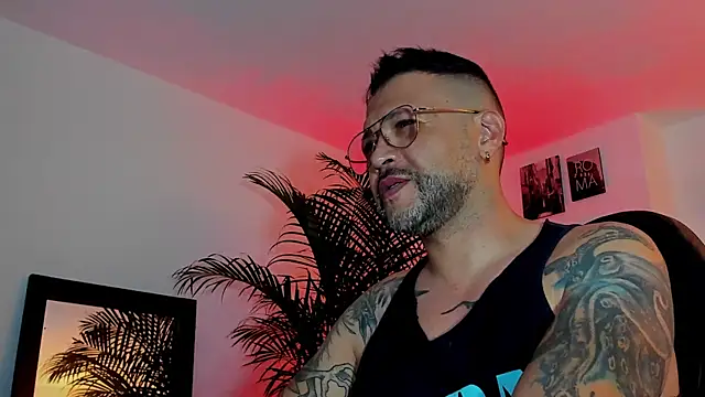 MrFrank tattoo online show from 17, 12, 2024