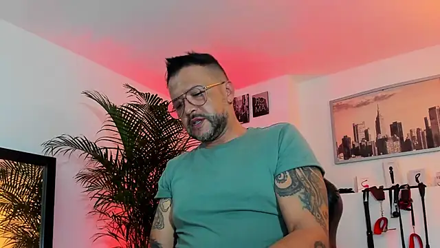 MrFrank tattoo online show from 21, 12, 2024