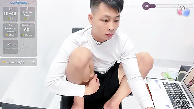 Snapshot of Naughty--asian chatting on 11, 3, 2025 Naughty--asian online show from 11, 3, 2025