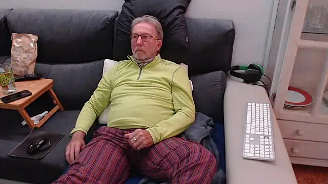 Nudelschwanz online show from 7, 3, 2025