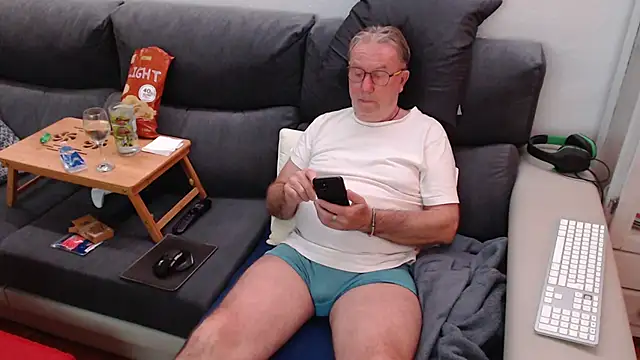 Nudelschwanz online show from 10, 3, 2025