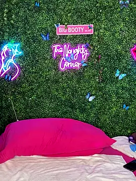 ThickAssRena online show from 6, 1, 2026