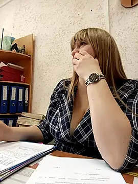 Snapshot of Office_Albertina chatting on 14, 4, 2026 Office Albertina online show from 14, 4, 2026