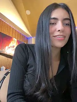 Snapshot of DaphneUwu chatting on 19, 2, 2026 DaphneUwu online show from 19, 2, 2026