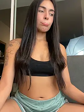 Snapshot of DaphneUwu chatting on 26, 4, 2026 DaphneUwu online show from 26, 4, 2026