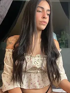 Snapshot of DaphneUwu chatting on 2, 5, 2026 DaphneUwu online show from 2, 5, 2026