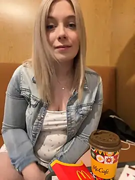 CherryAuroraa online show from 9, 1, 2025