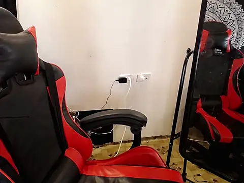 PirateEmpressBoaAico online show from 4, 4, 2026