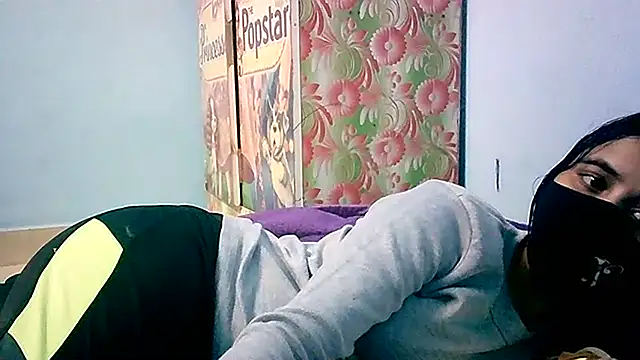 lovelydesi21 online show from 11, 1, 2025