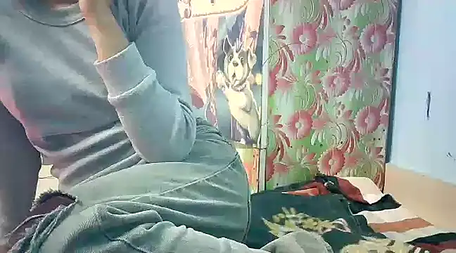 lovelydesi21 online show from 25, 1, 2025