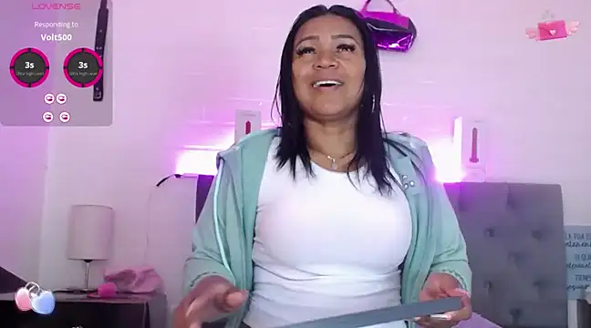 Snapshot of louise_nails chatting on 16, 1, 2025 louise nails online show from 16, 1, 2025
