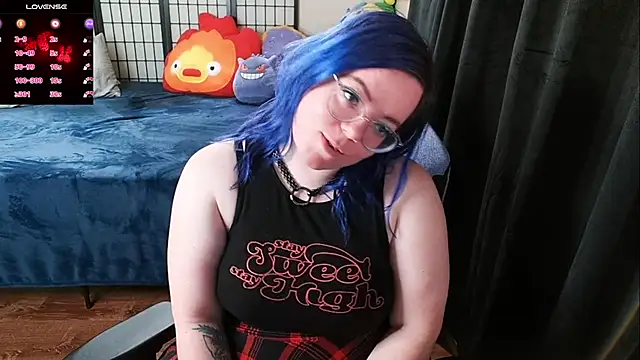 Snapshot of KiraSpitQueen chatting on 10, 1, 2025 KiraSpitQueen online show from 10, 1, 2025