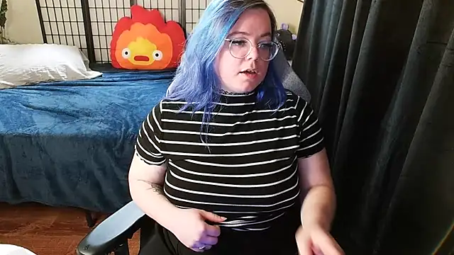 Snapshot of KiraSpitQueen chatting on 23, 3, 2025 KiraSpitQueen online show from 23, 3, 2025