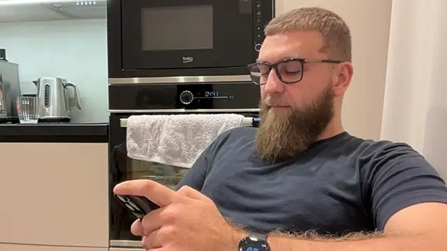 Bear bear  online show from 12, 11, 2025