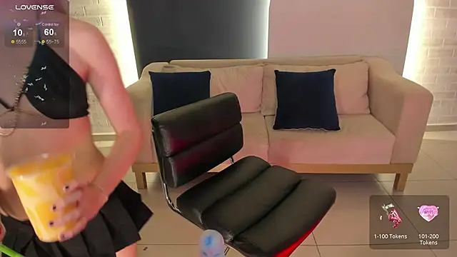 JuanitaClay online show from 18, 3, 2025