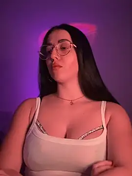 Emylia online show from 26, 2, 2025