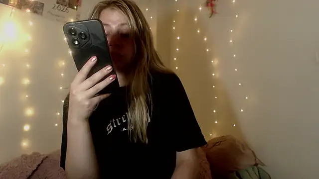 Snapshot of SweetSofty chatting on 15, 6, 2026 SweetSofty online show from 15, 6, 2026