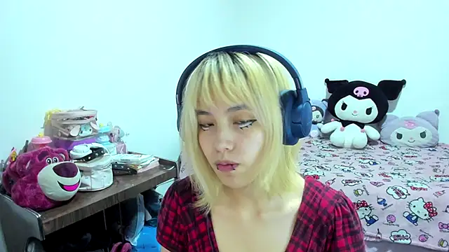 Snapshot of Akane-Mou chatting on 12, 9, 2025 Akane-Mou online show from 12, 9, 2025