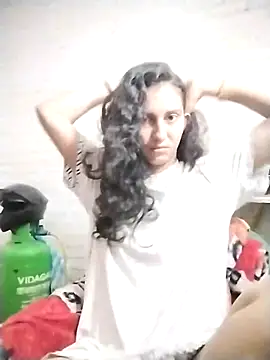 valeriaswang Lucas online show from 4, 4, 2026