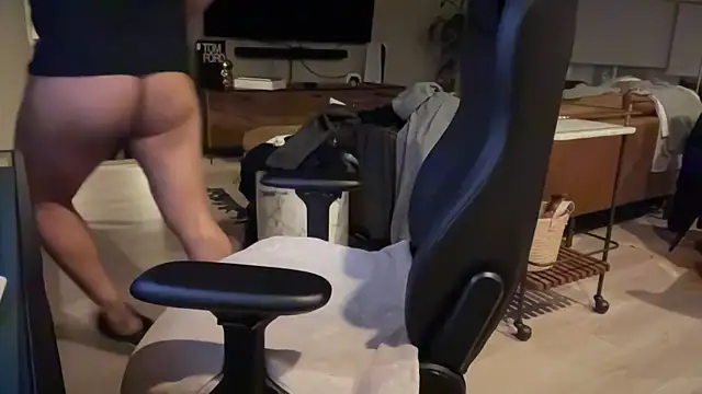 HungandThickLatin online show from 8, 2, 2025