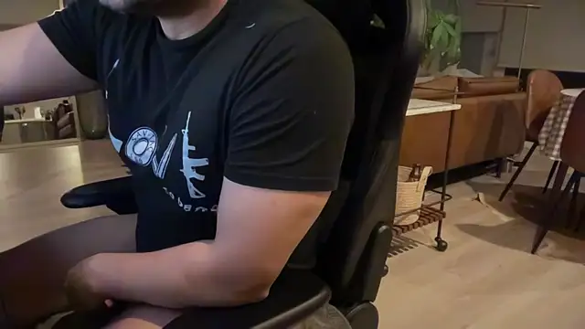 HungandThickLatin online show from 14, 2, 2025